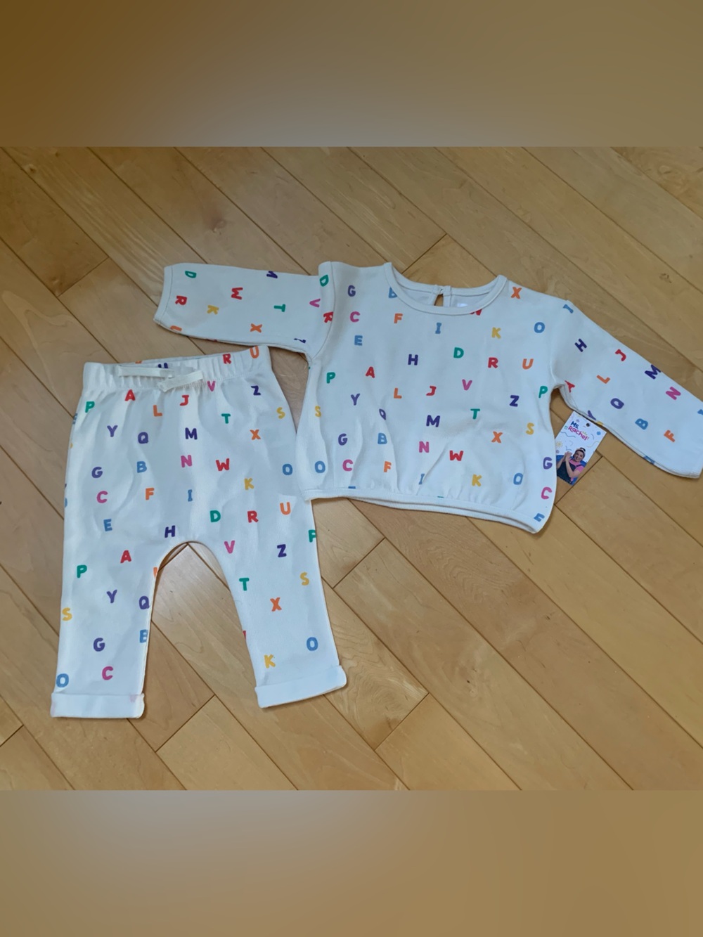 NWT Ms. Rachel Infant’s White Alphabet Print Matching Set size 9-12 months